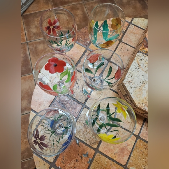 Hand Painted Clear Glass Goblets Wine Glasses Summer Flowers Set of 6 - Picture 3 of 7